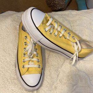 Converses size 6.5